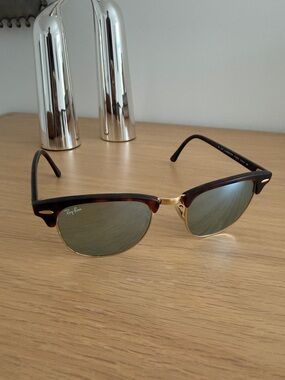 Ray-Ban Clubmaster Sunglasses in Tortoiseshell & Gold with chrome lenses
